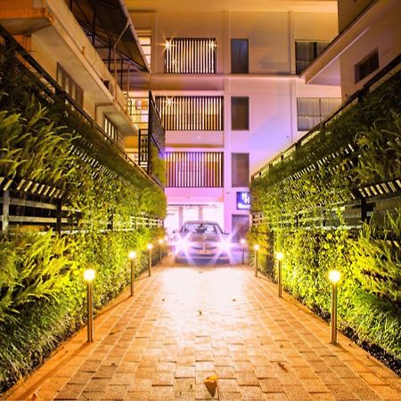 Hotel Neighbourhood, Cochin Kochi Екстериор снимка